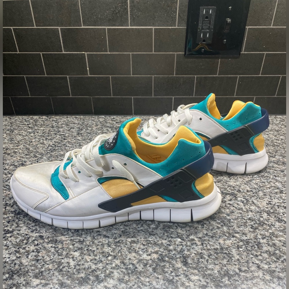 NIKE Huarache Free 2011 QS White/Blue Emerald Size 14 Rare. - Picture 3 of 8